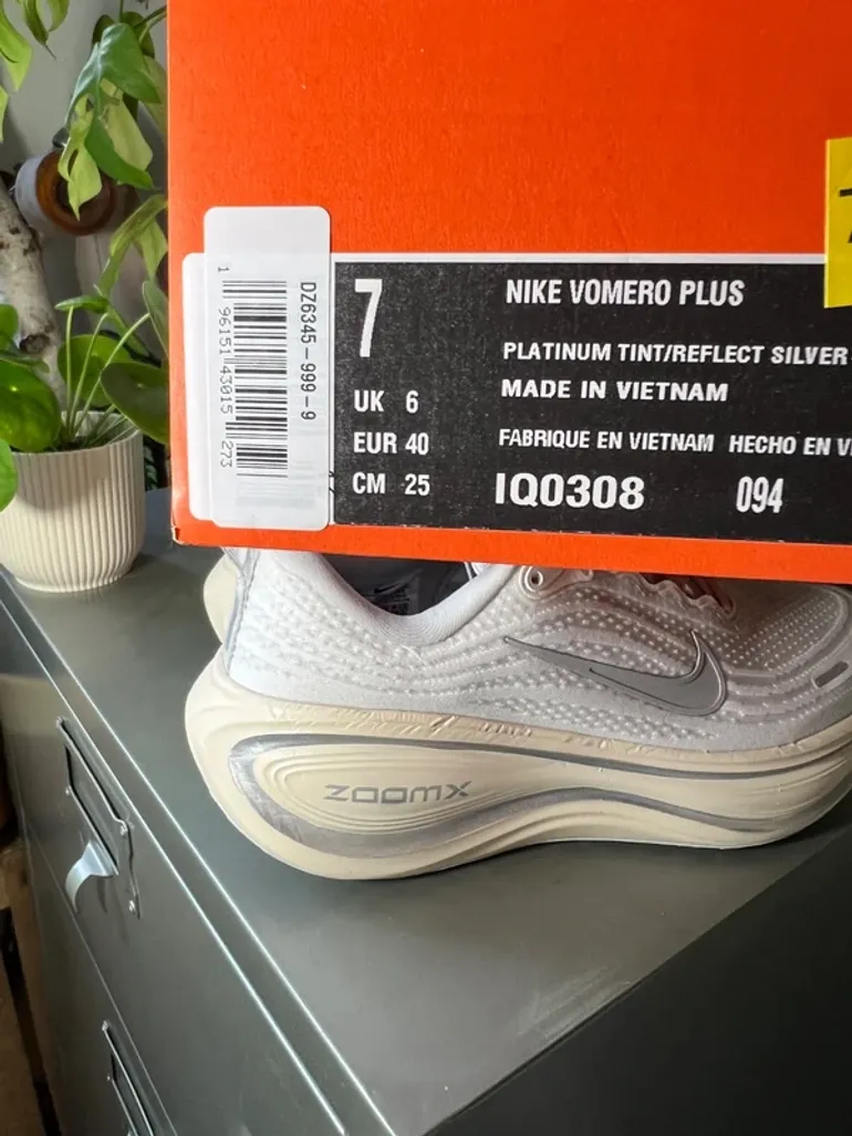 Used Nike Vomero Plus bike — image 8 of 8