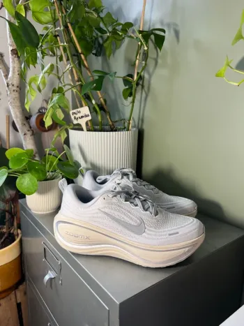 Used Nike Vomero Plus Running Shoes