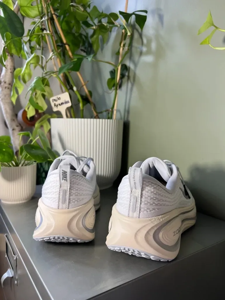 Used Nike Vomero Plus bike — image 5 of 8