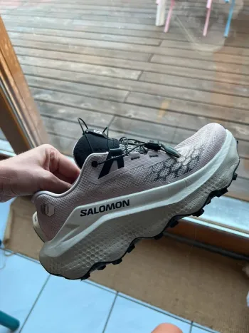 Salomon Ultra Glide 4 Running Shoes de segunda mano