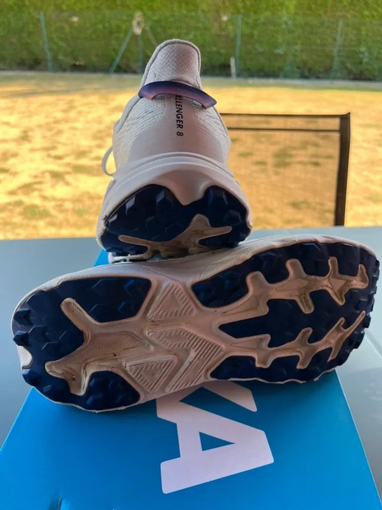 Used Hoka Running Shoes bike — image 4 of 6