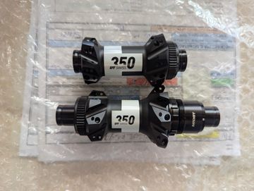 Tweedehands Dt Swiss 350 Hubs 15x100 12x142 32h Wheels