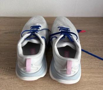 Used Hoka Running Shoes bike — image 3 of 4