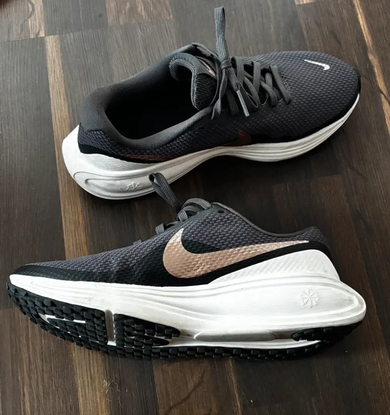 Used Nike Damen Schuhe bike — image 3 of 4