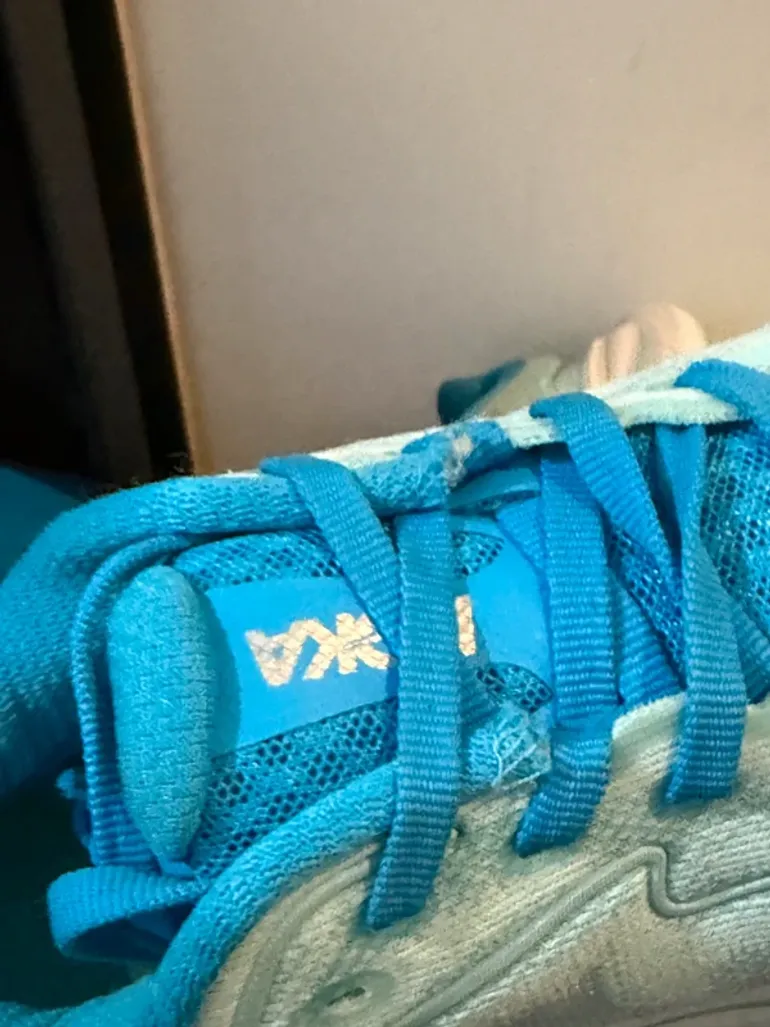 Hoka Shoes bike d'occasion — image 7 sur 15
