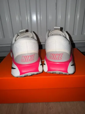 Used Nike sneakers bike — image 2 of 6