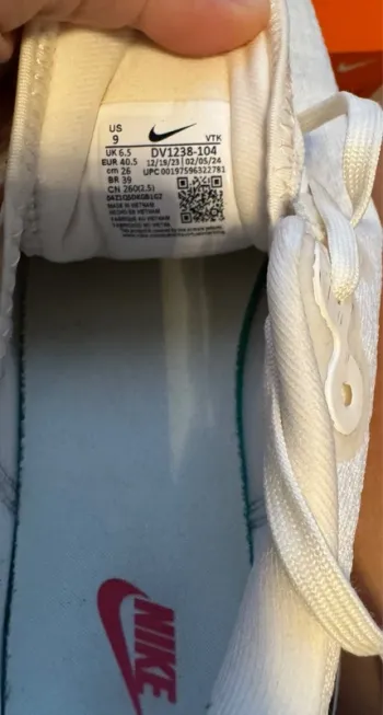 Used Nike sneakers bike — image 6 of 6