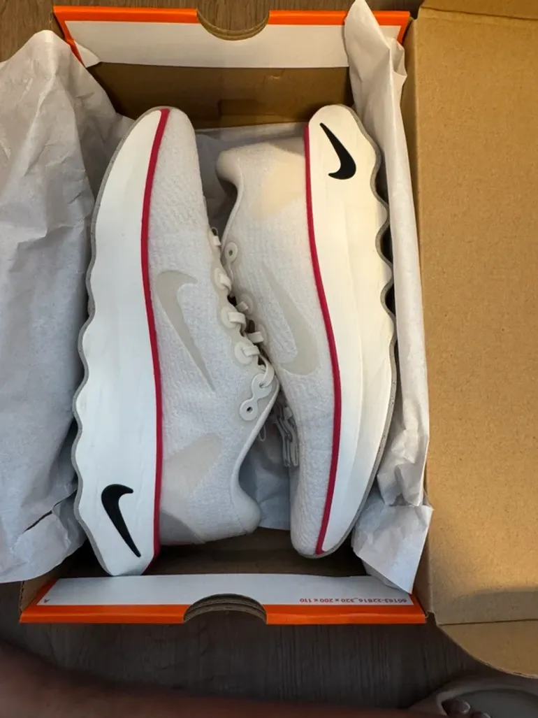 Used Nike sneakers bike — image 3 of 6