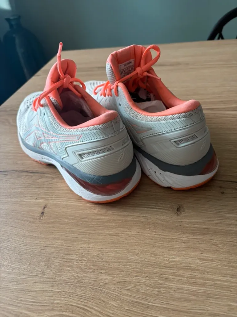 Tweedehands Asics Gel Superion bike — afbeelding 3 van 6