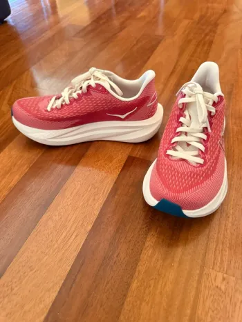 Used Hoka Mach 7 Running Shoes