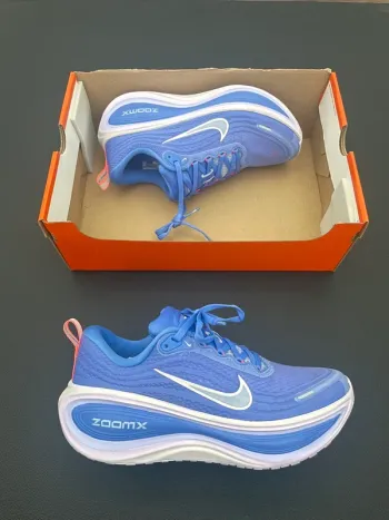 Used Maestro Vomero Plus Running Shoes