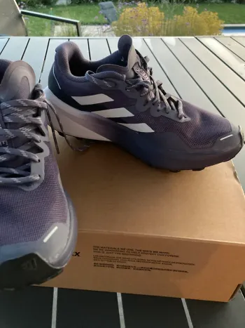 Adidas Trail Running Shoes bike d'occasion — image 3 sur 6
