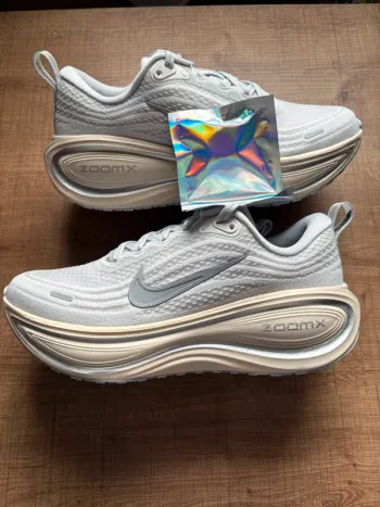 Used Nike Vomero Plus Running Shoes