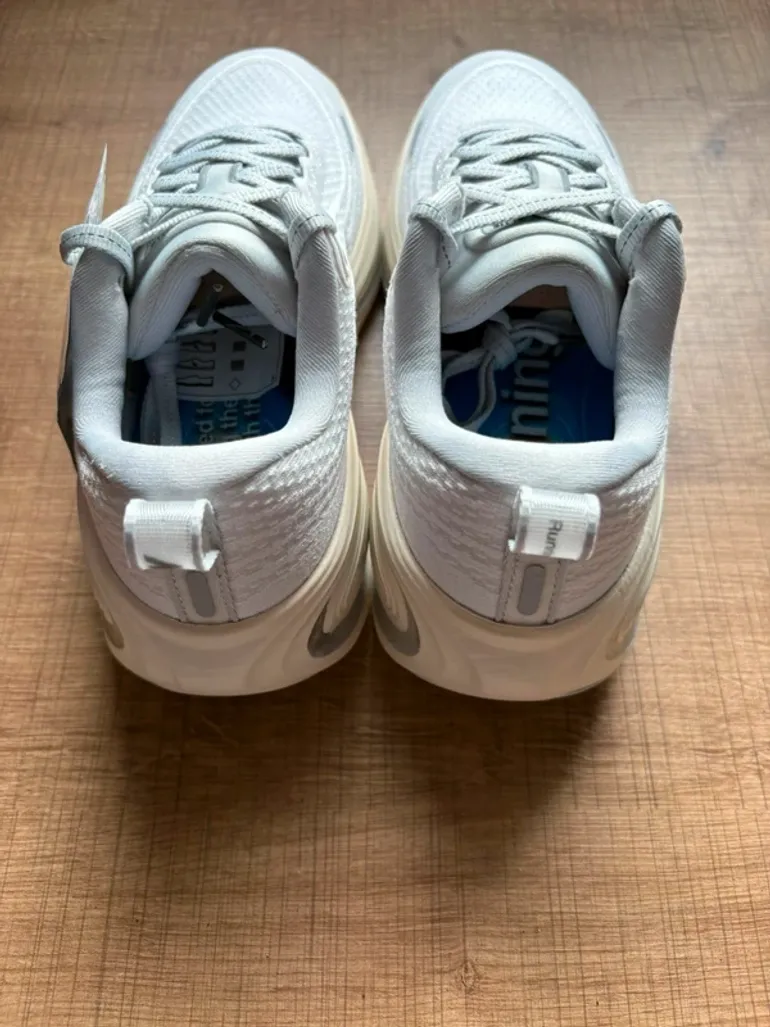 Used Nike Vomero Plus bike — image 4 of 7