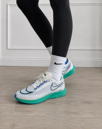 Used White Zoom Streakfly Running Shoes