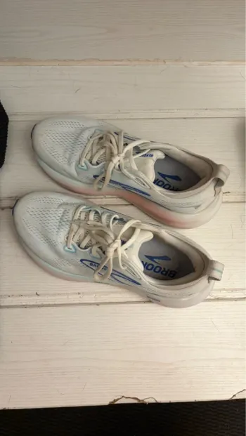 Used Brooks Glycerin 22 bike — image 2 of 4