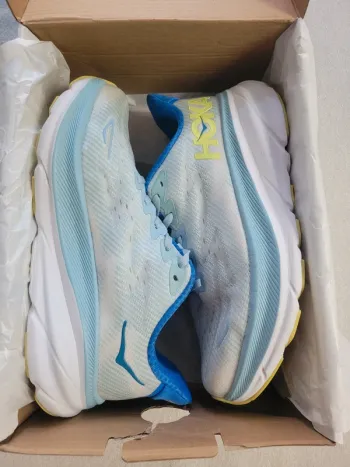 Used Hoka Clifton 9 Running Shoes