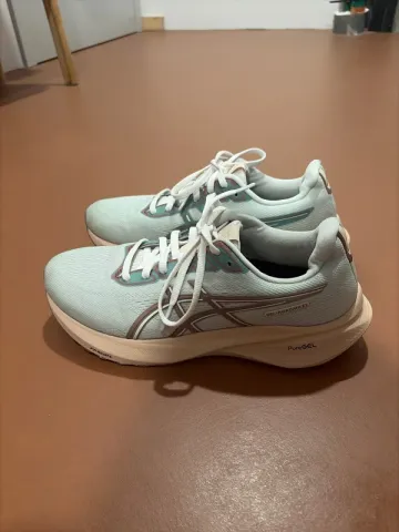 Used Asics PureGEL FF blast + Running Shoes