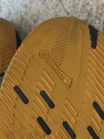 Used Adidas Adizero Boston 12 bike — image 9 of 11