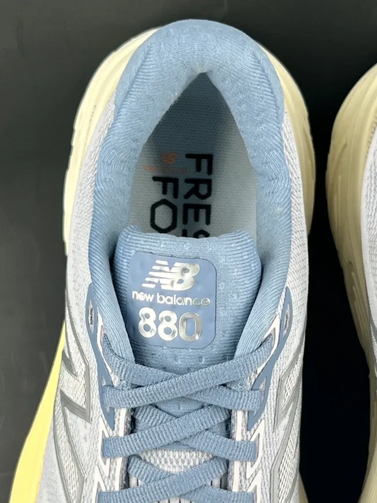 Used New Balance Fresh Foam X 880 v15 bike — image 14 of 15