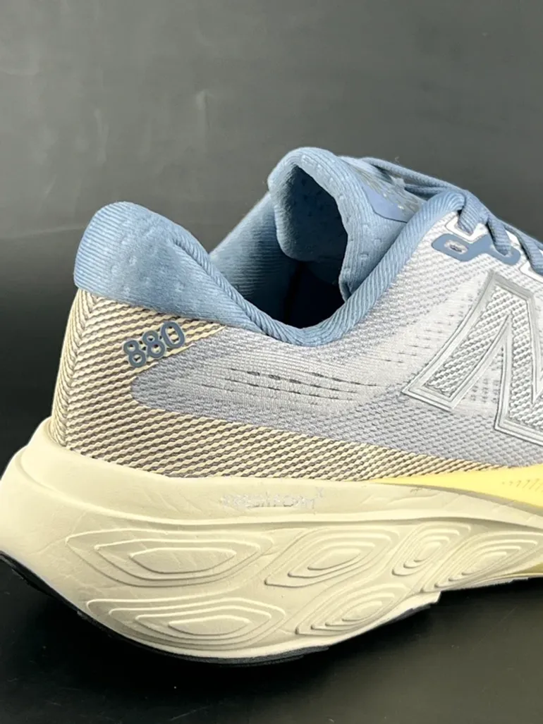 Used New Balance Fresh Foam X 880 v15 bike — image 5 of 15