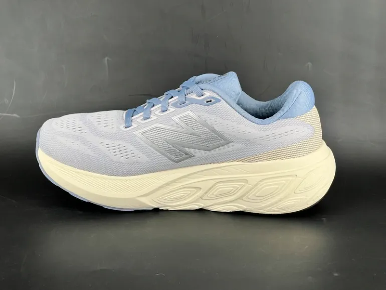 Used New Balance Fresh Foam X 880 v15 bike — image 9 of 15