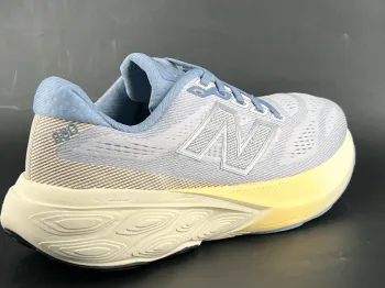 Used New Balance Fresh Foam X 880 v15 bike — image 4 of 15