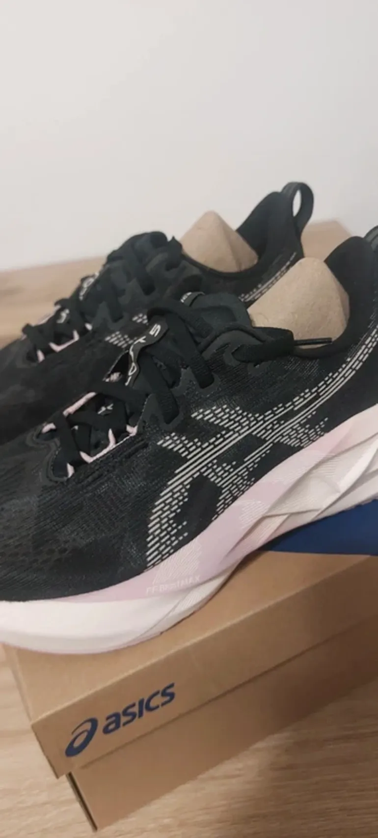 Used Asics Novablast 5 bike — image 2 of 5