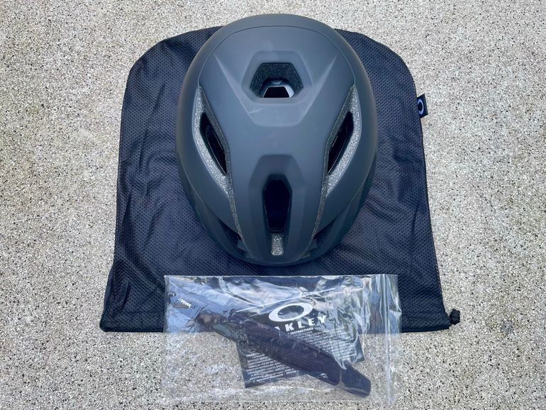Brugt Oakley ARO5 Race Helmet bike — billede 11 af 13