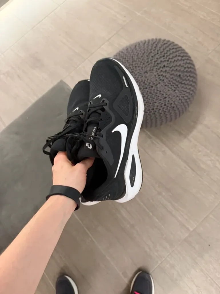 Used Nike Sneaker bike — image 3 of 7