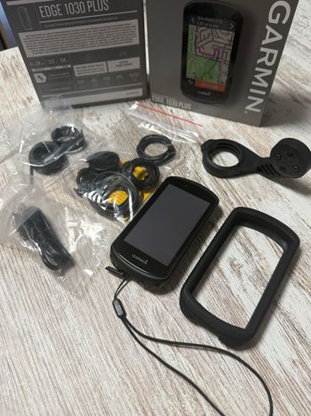 Käytetty Garmin Edge 1030 Plus Cycling Accessories