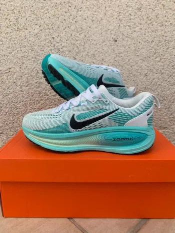 Gebrauchtes Nike Vomero 18 Running Shoes