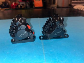 Shimano pinze freno 105 Di2 BR-R7170 2/12v 2026 Brakes d'occasion