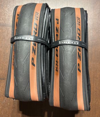 Pirelli P ZERO Race TLR 2026 Tyres & Tubes usato