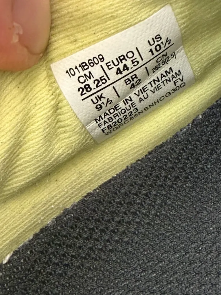 Used Asics Sneakers bike — image 5 of 5