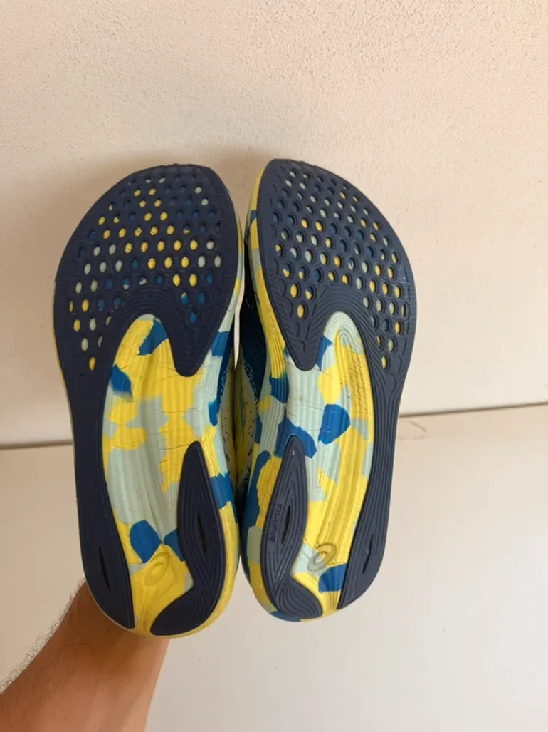 Used Asics Sneakers bike — image 3 of 5
