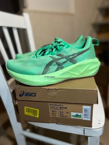 Použité Asics Novablast 5 bike — obrázek 2 z 6