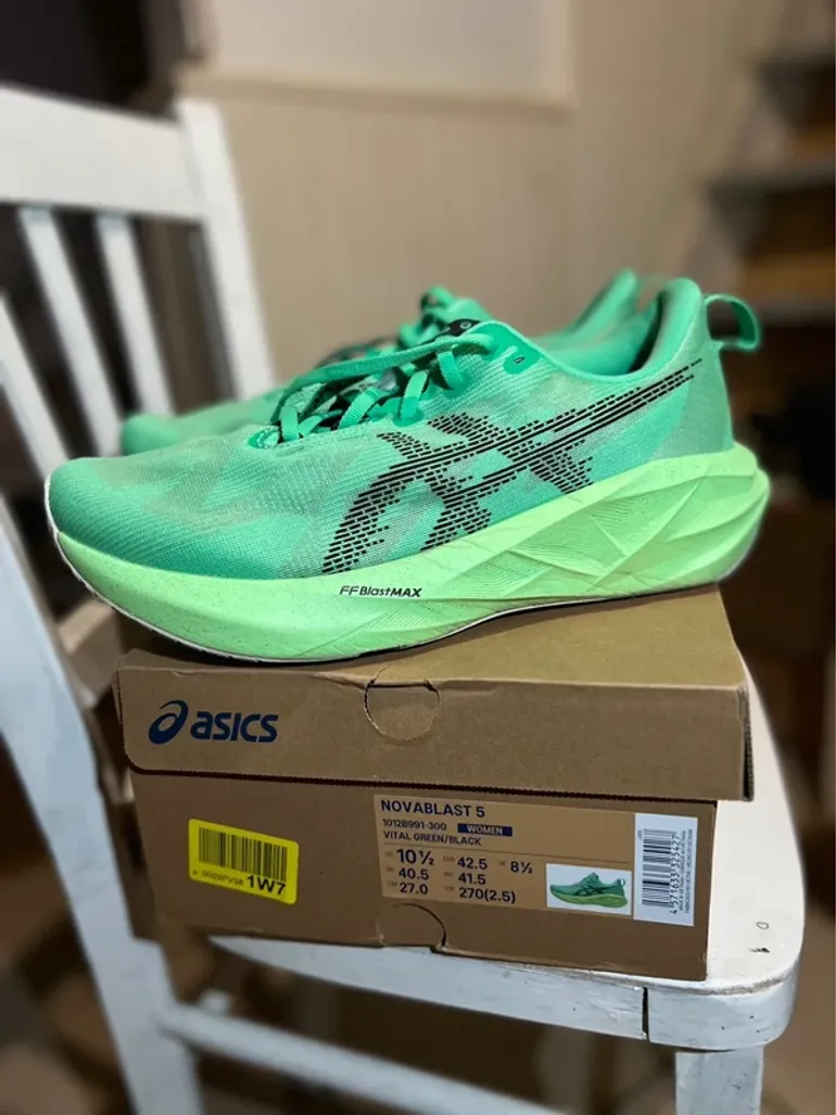 Použité Asics Novablast 5 bike — obrázek 2 z 6