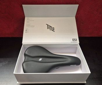 Used Title Boxing Title ES1 Enduro Sattel - 155mm - schwarz 2025 Saddles & Seatposts