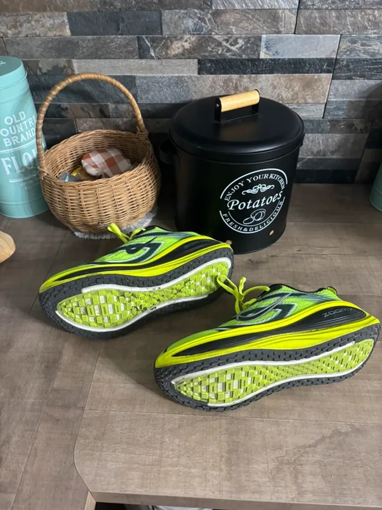 Used Asics Vomero Plus bike — image 3 of 8