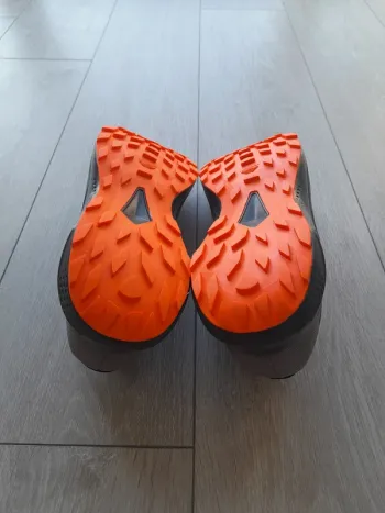 Used Salomon Trailrunning Shoes bike — image 3 of 7