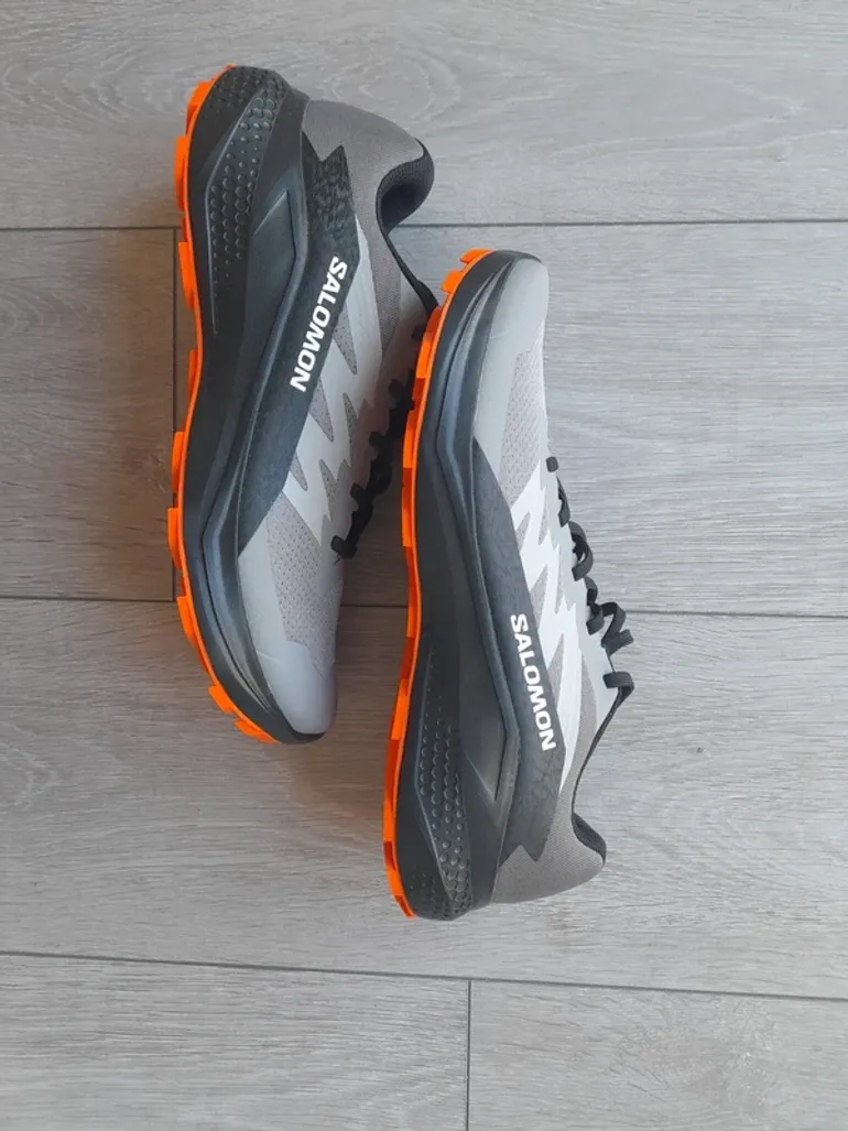 Used Salomon Trailrunning Shoes bike — image 4 of 7