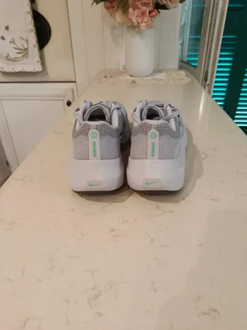 Used Nike Zoom Fly 5 bike — image 5 of 6