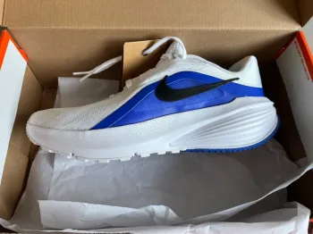 Used Nike Running Shoes bike — image 2 of 5