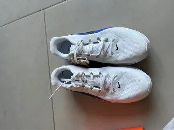 Used Nike Running Shoes bike — image 3 of 5