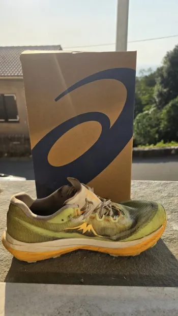 Used Asics Fujispeed 4 Running Shoes