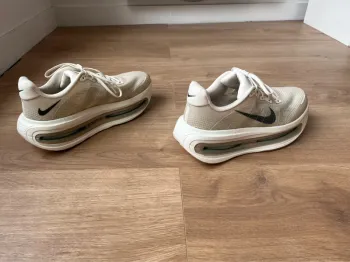 Used Premium Vomero Running Shoes