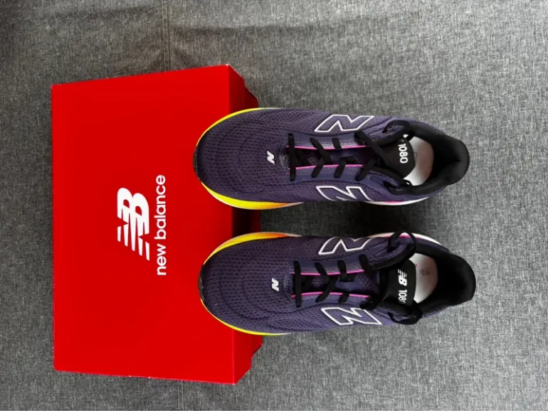 Used New Balance 1080 V15 bike — image 3 of 10