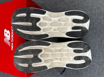 Used New Balance 1080 V15 bike — image 7 of 10
