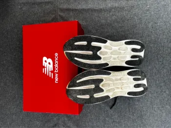 Used New Balance 1080 V15 bike — image 8 of 10